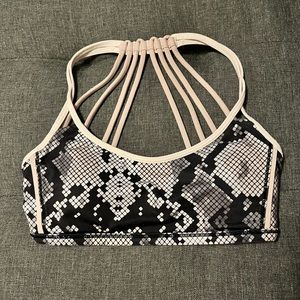 LuluLemob sports bra